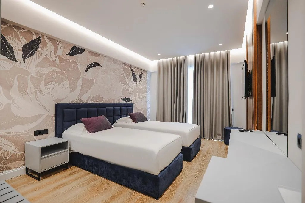 TWIN WITH BALCONY Room, Hotel Oasis, Southern Albania