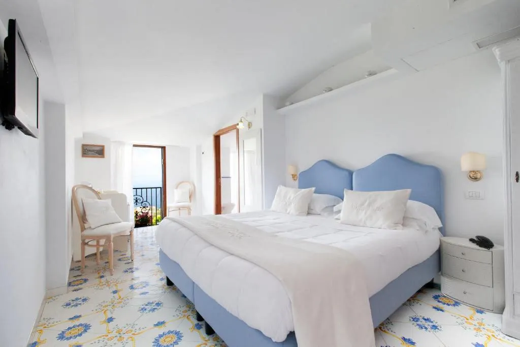TRIPLE SEA VIEW Room, Villa Pane Resort, Naples