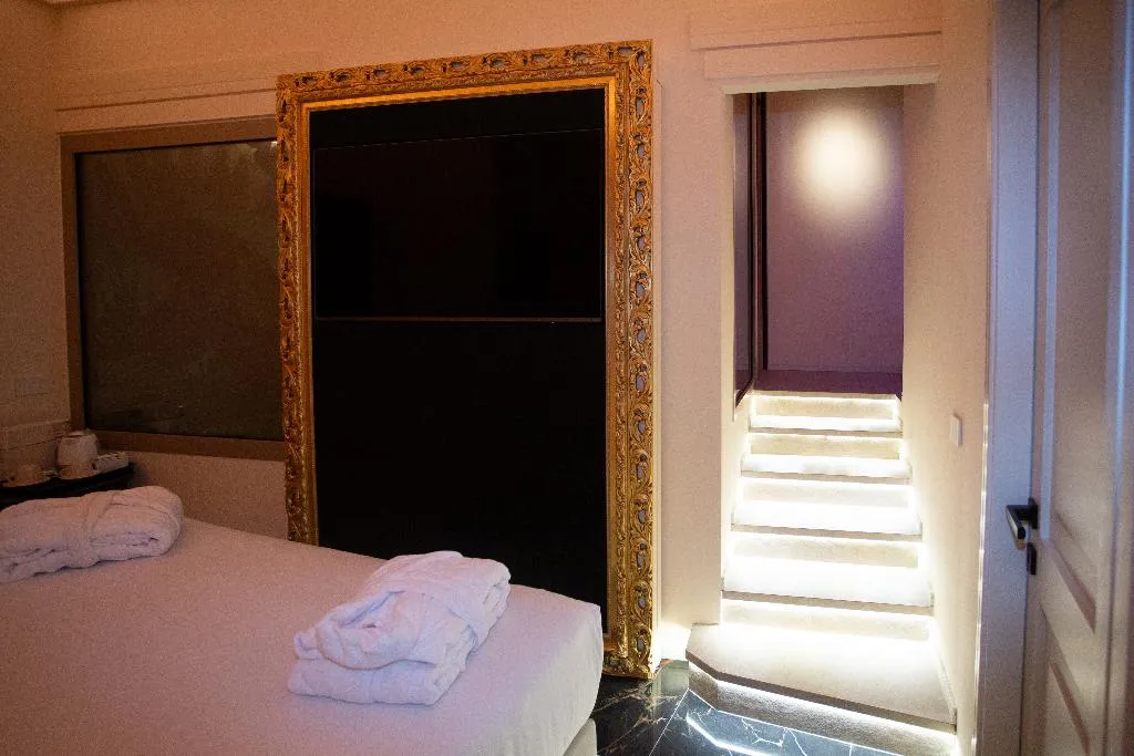 SUITE STANDARD Room, Profumo Maison Colosseo, Rome