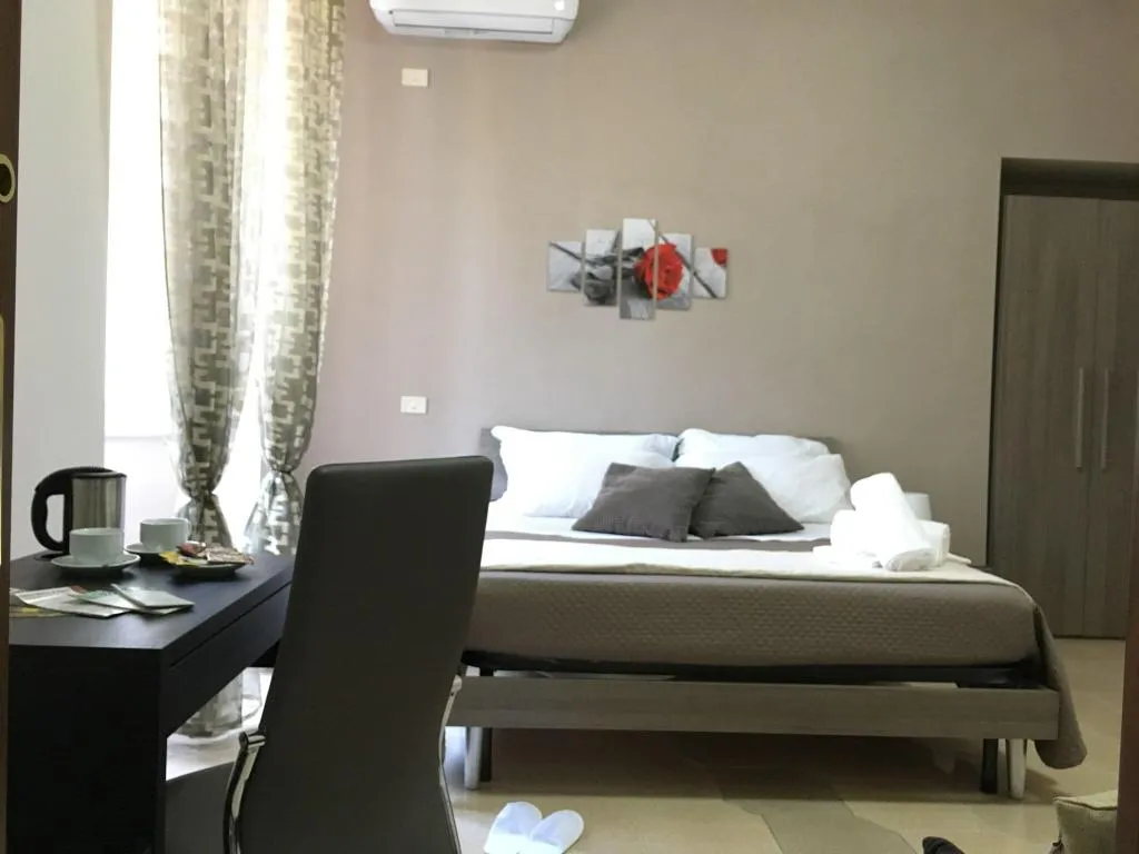 Room, Soggiorno Paradiso Due, Naples