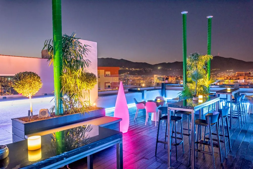 Terrace, Aparthotel Veramar, Costa Del Sol