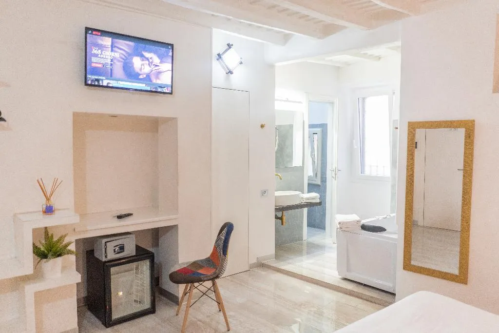 DOUBLE WITH JACUZZI Room, iRooms Spanish Steps, Rome