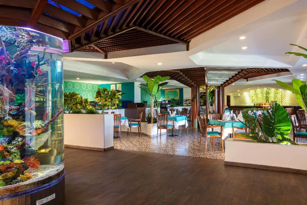 Restaurant, Crown Paradise Club Cancun All Inclusive, Cancun Area