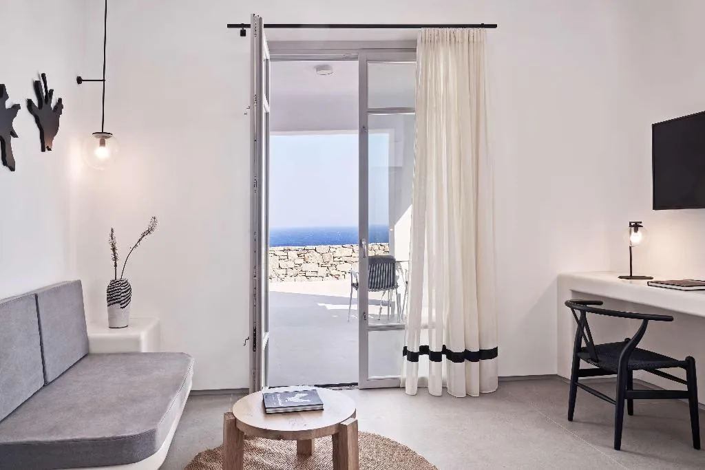 SUITE SEA VIEW WITH PRIVATE POOL Room, Radisson Blu Euphoria Resort, Mykonos