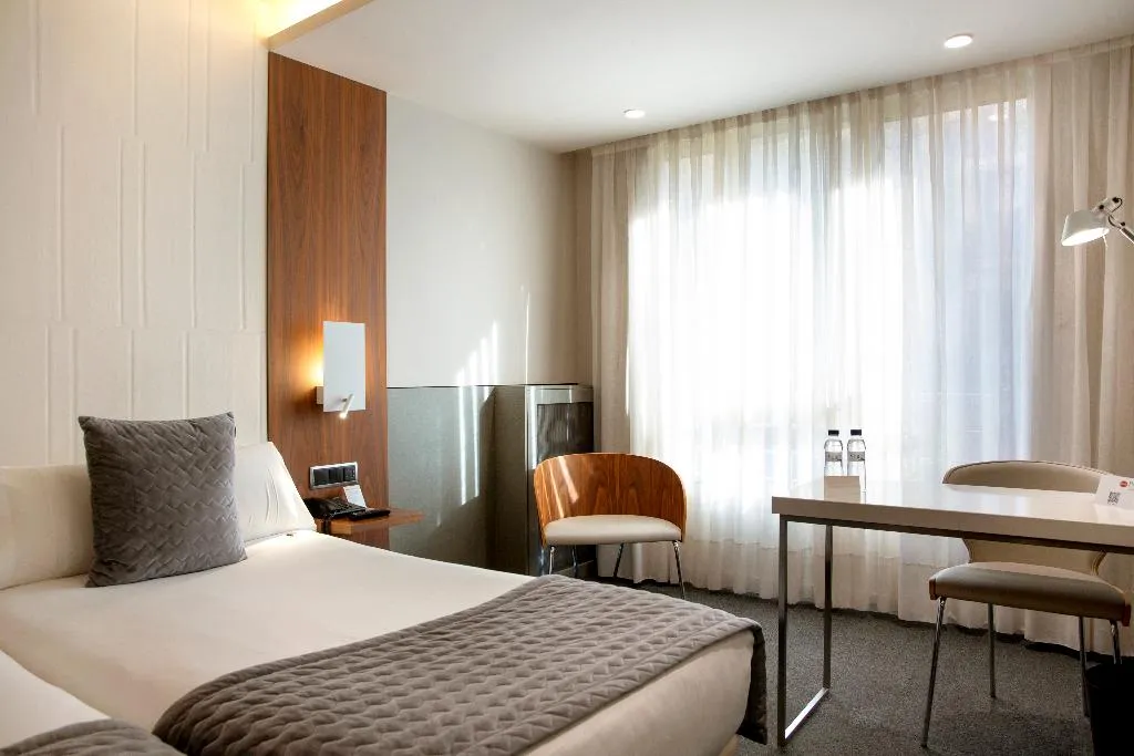 DOUBLE SINGLE USE STANDARD Room, Best Western Premier Hotel Dante, Barcelona