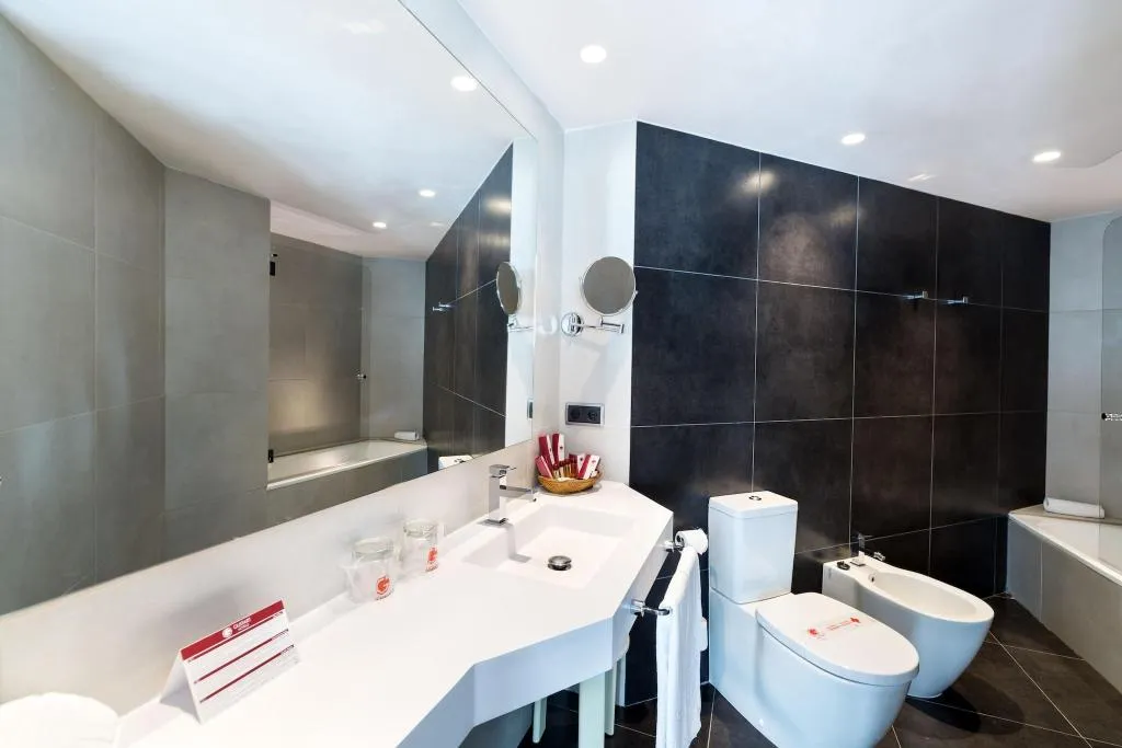SUITE WITH DOUBLE BED Room, Guitart Grand Passage, Barcelona