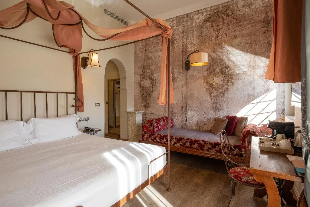 TRIPLE RIVER VIEW Room, Hotel Ville sull’Arno - Preferred Hotels & Resorts, Florence