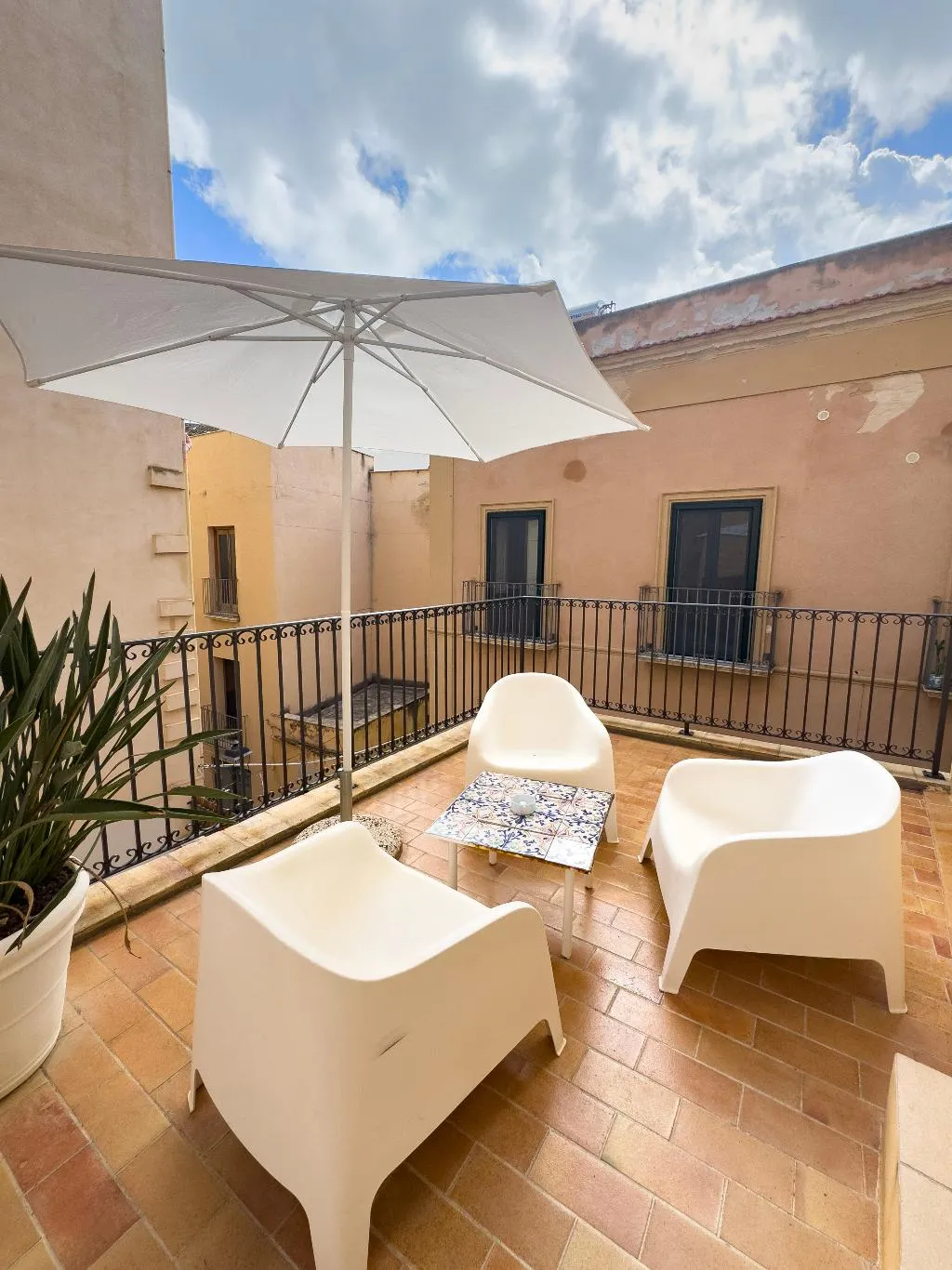 TRIPLE DELUXE WITH TERRACE Room, Badia Nuova Apart Hotel, Palermo