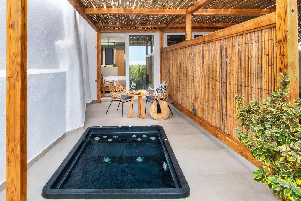 Terrace, Callia Retreat Suites, Santorini