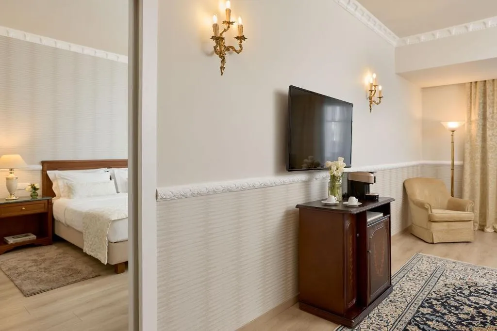 SUITE CLASSIC Room, Grand Hotel Palace Thessaloniki, Halkidiki