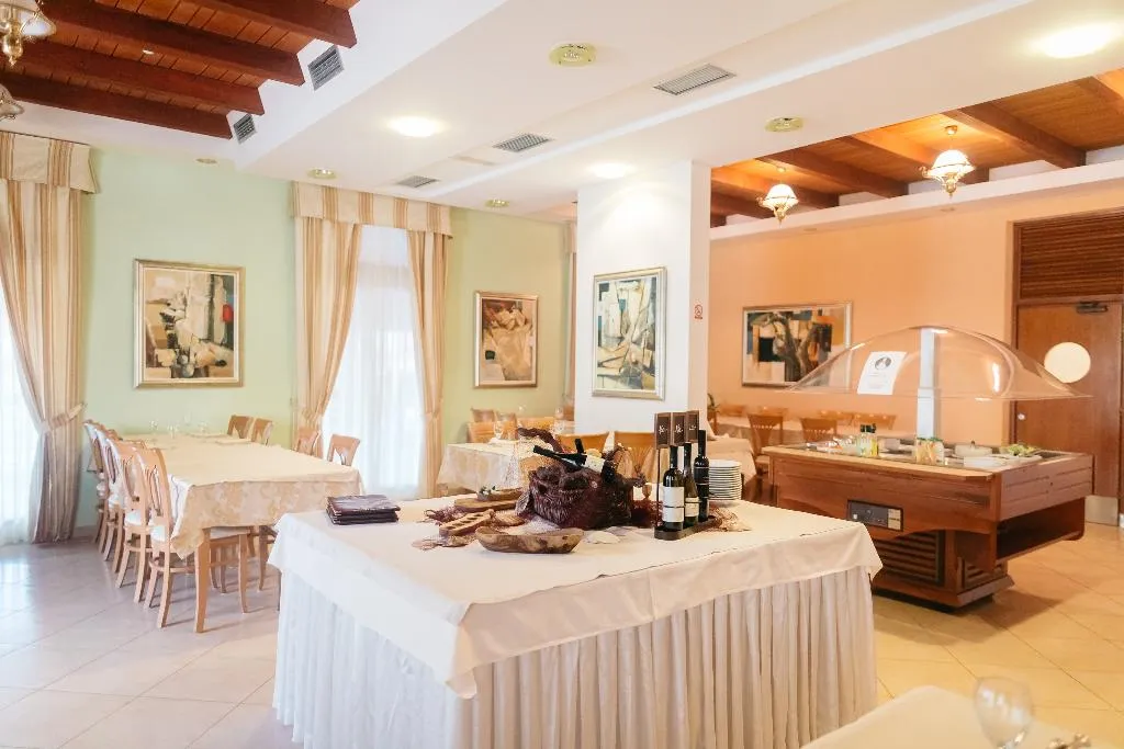 Restaurant, Spongiola, Split