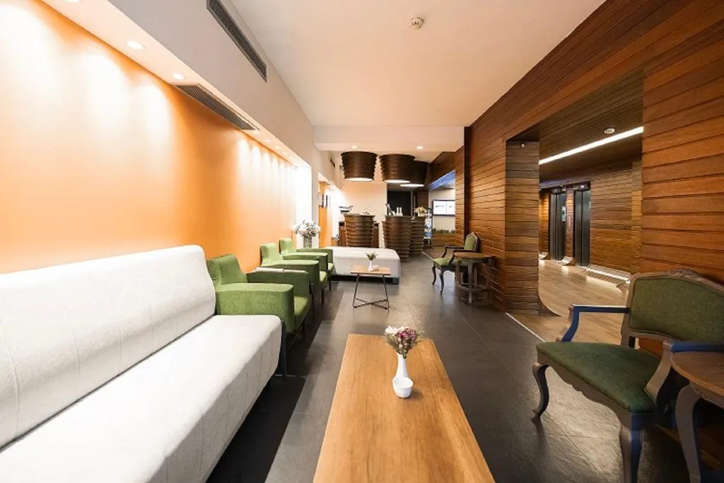 Lobby, Beyond, Izmir