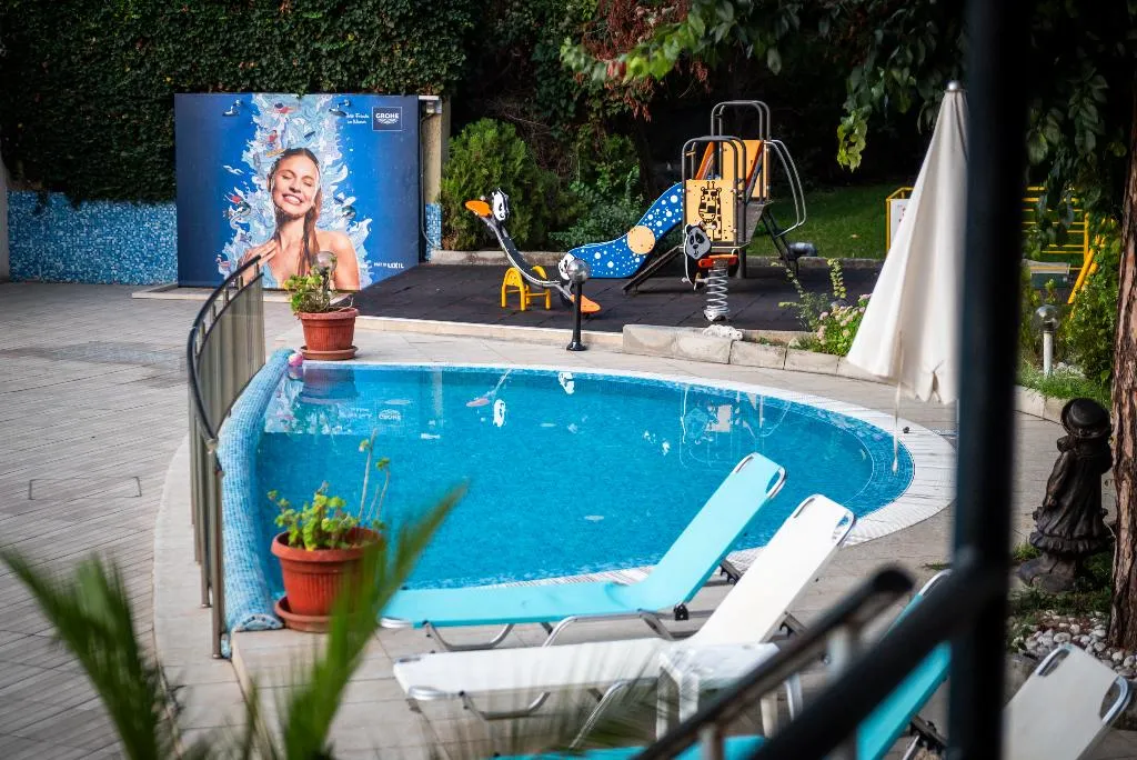 Pool, MiRaBelle, Varna