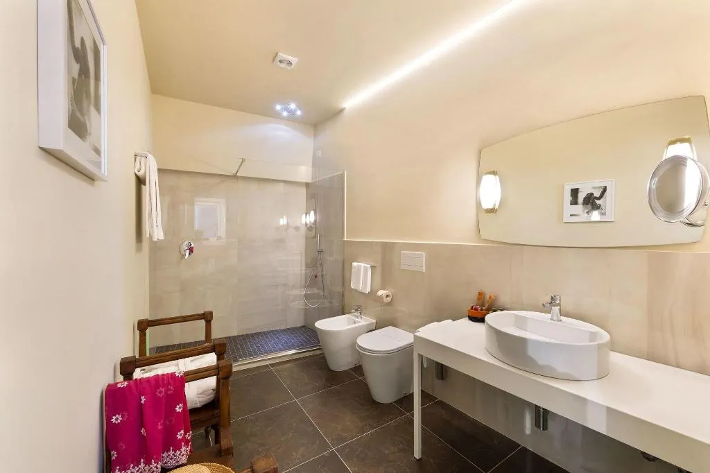 Room, Marina Piccola 73, Naples