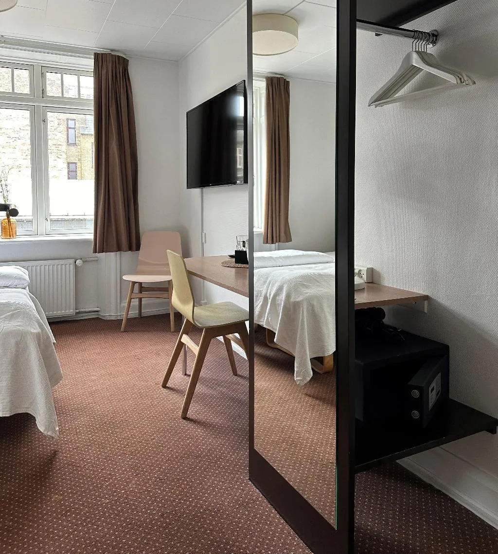 TWIN STANDARD Room, Savoy, Copenhagen