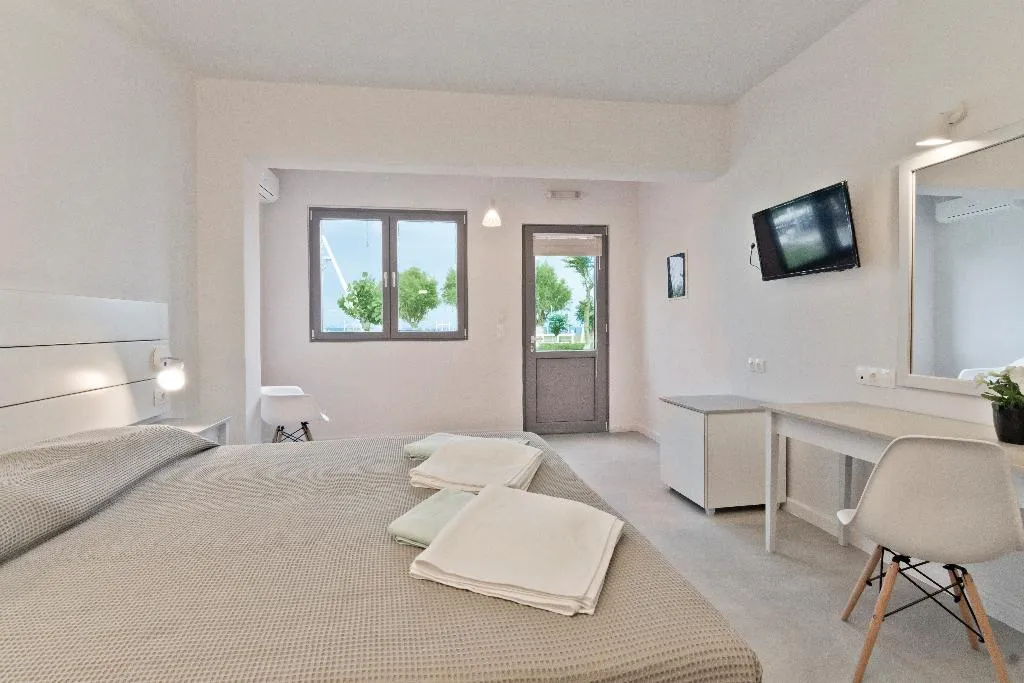 Double or Twin GARDEN VIEW Room, Gregory Peck Beach Break Apartments, Rhodes