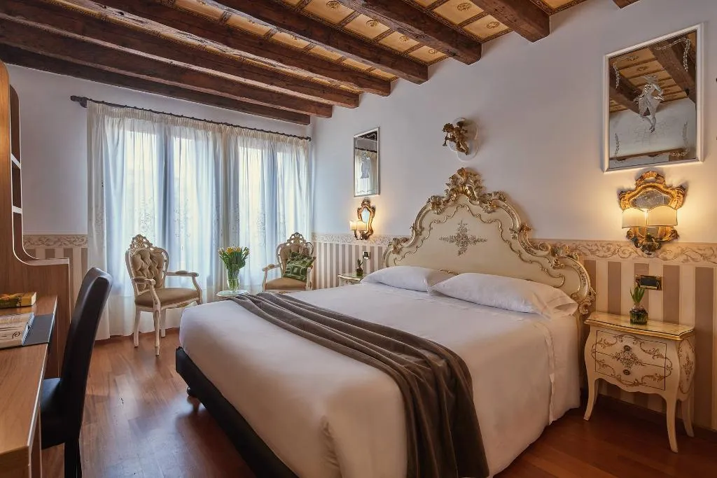 Double or Twin DELUXE Room, UNA HOTELS Ala Venezia - Adults +16, Venice