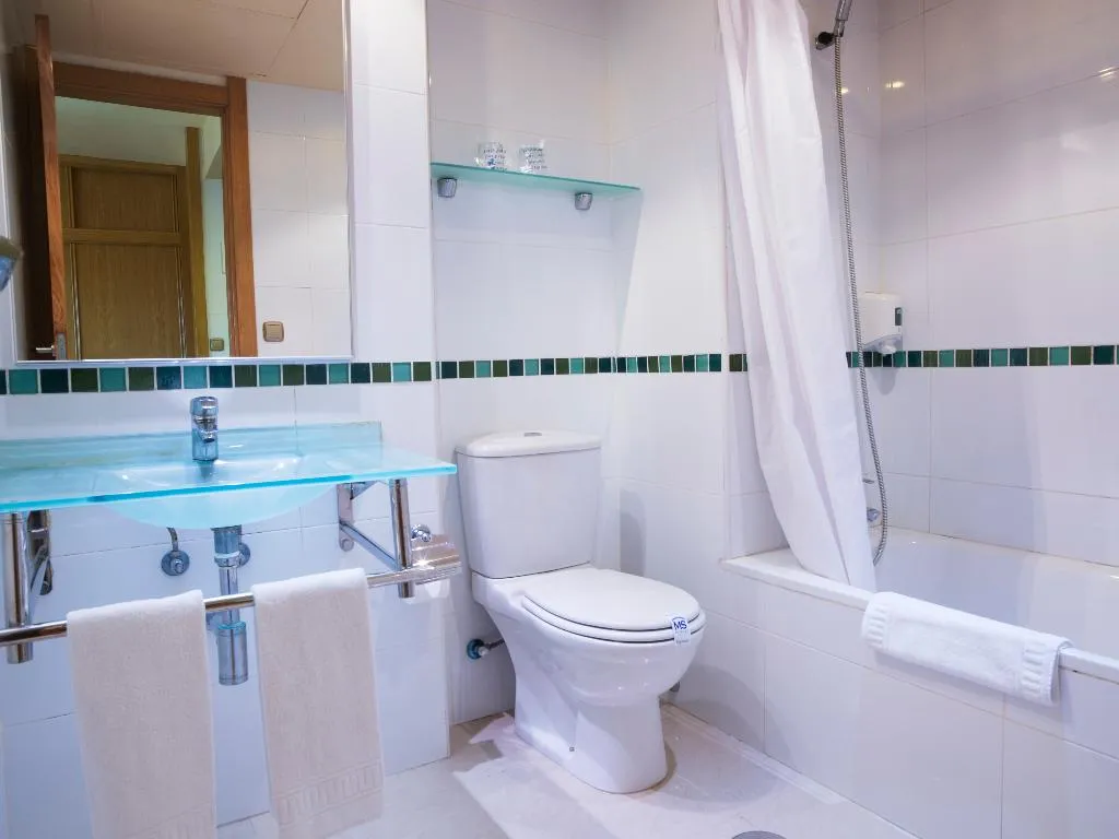 STUDIO CAPACITY 1 Room, Apartamentos MS Puerto Marina, Costa Del Sol