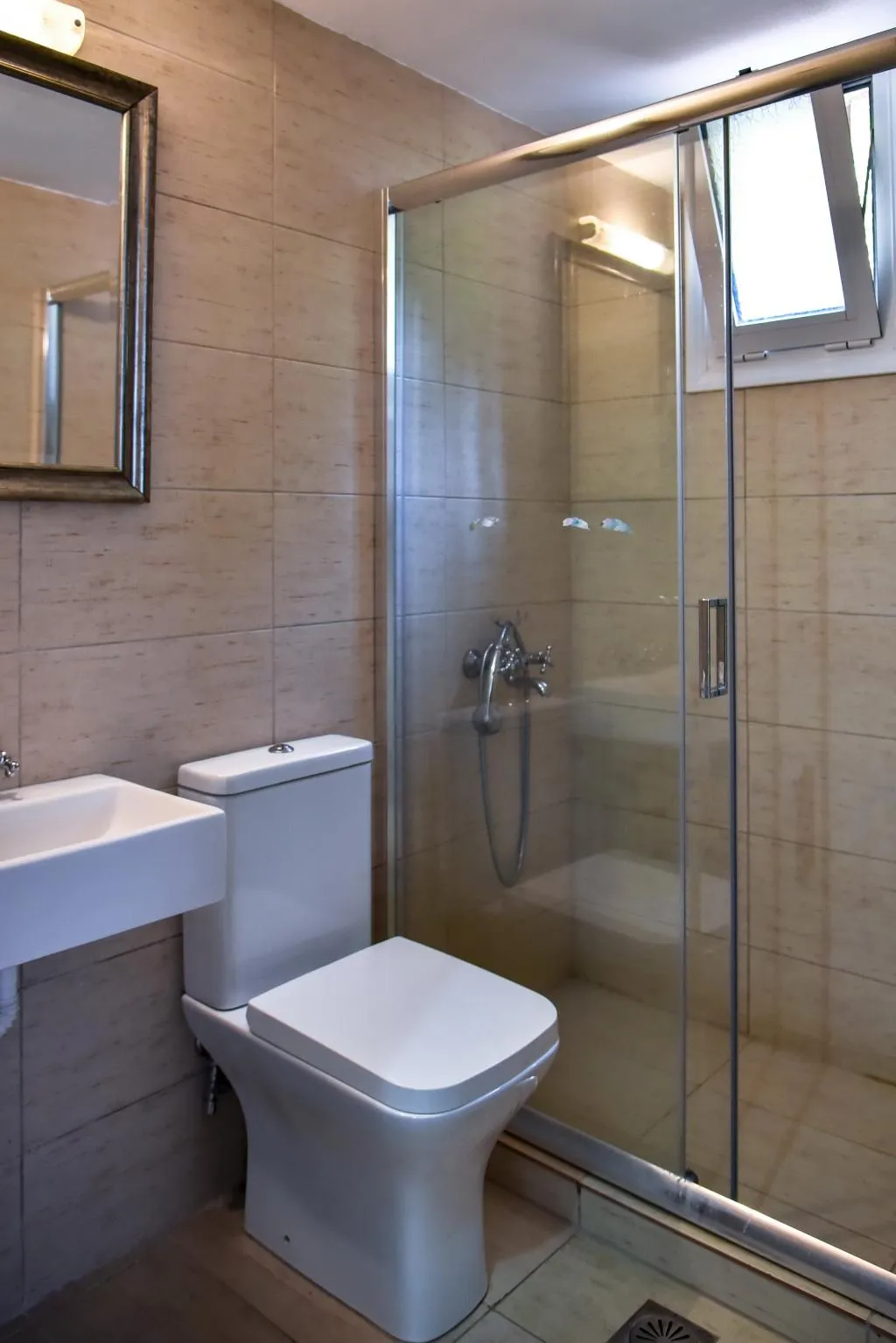 APARTMENT SUPERIOR CAPACITY 4 Room, Iraklis, Crete