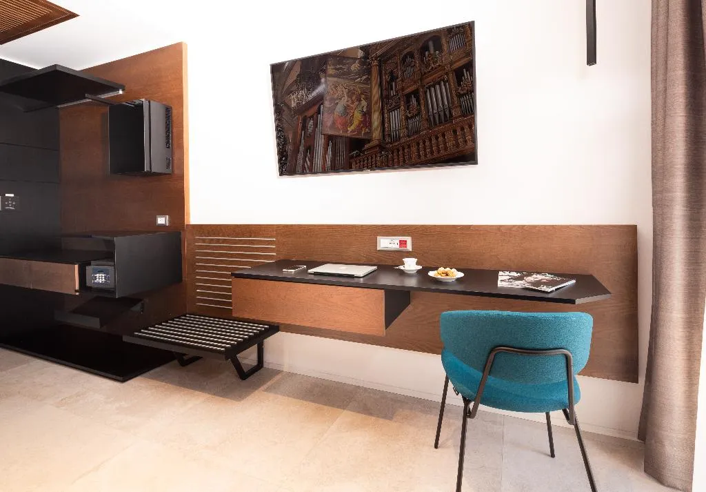 DOUBLE BUSINESS Room, The Corner Duomo Hotel, Naples
