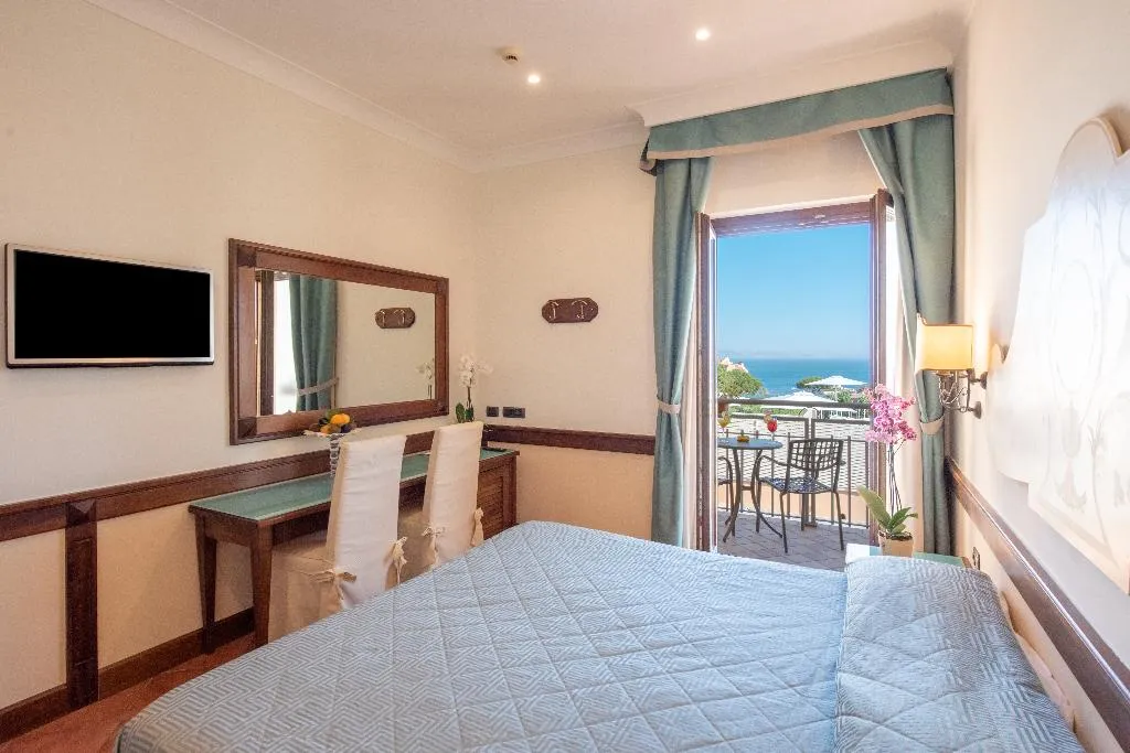 Double or Twin WITH BALCONY Room, Michelangelo, Naples
