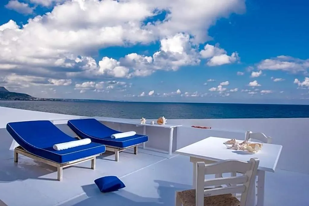 Room, Parthenis Palace, Crete
