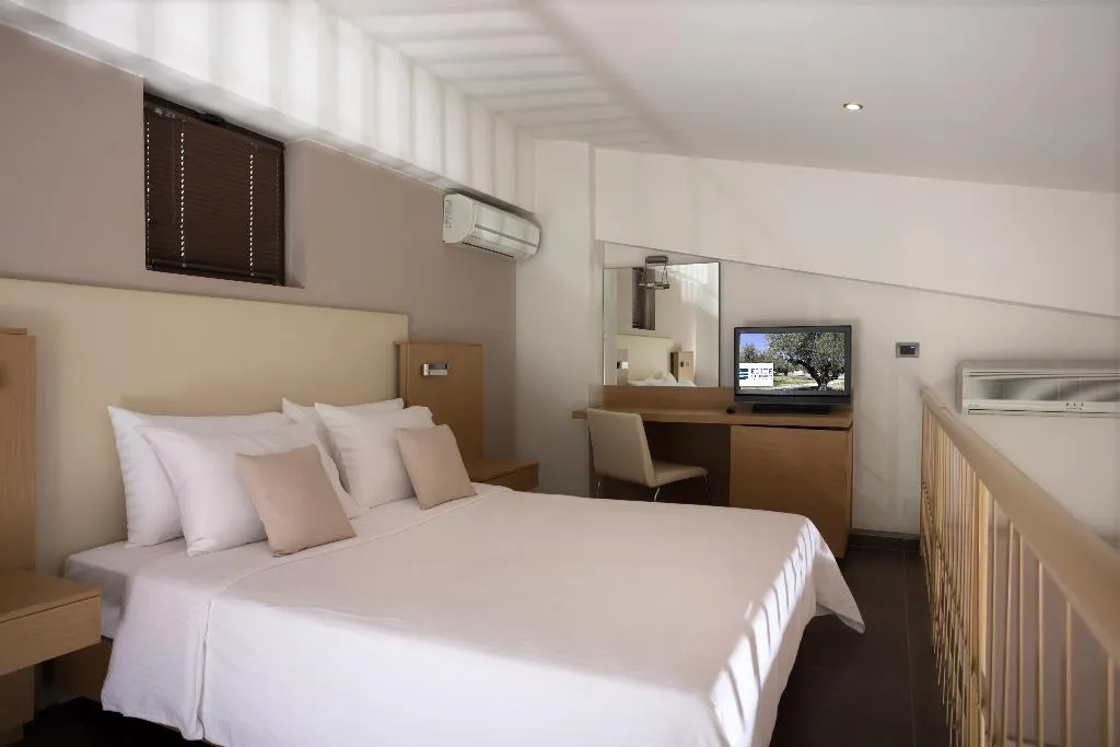 FAMILY ROOM CAPACITY 4 Room, Elite City Resort, Kalamata