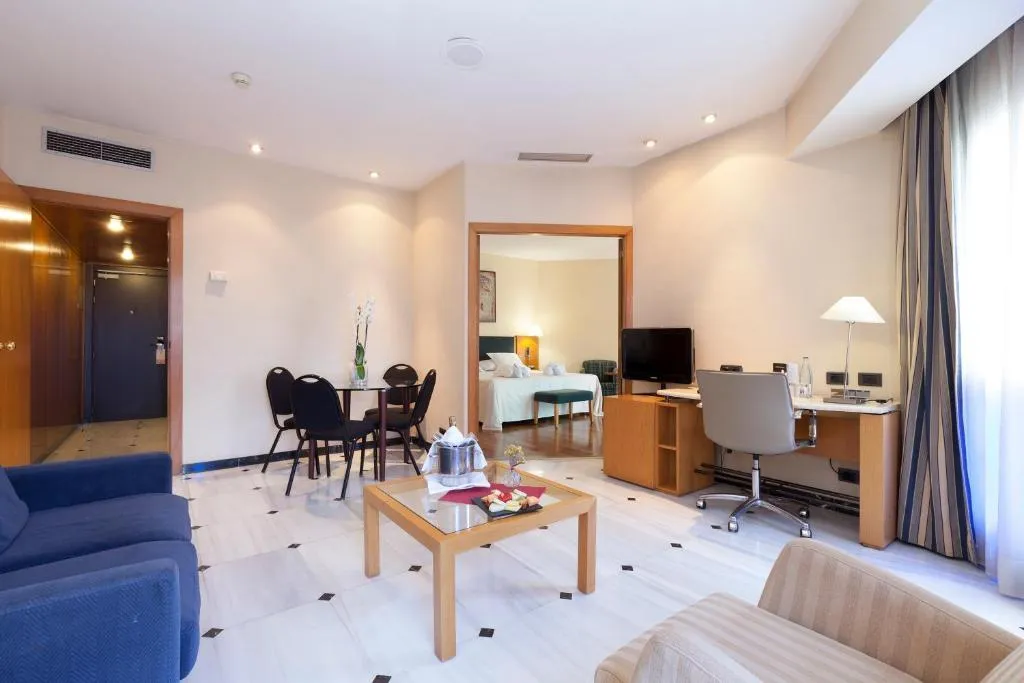 JUNIOR SUITE STANDARD Room, URH Ciutat de Mataró, Barcelona