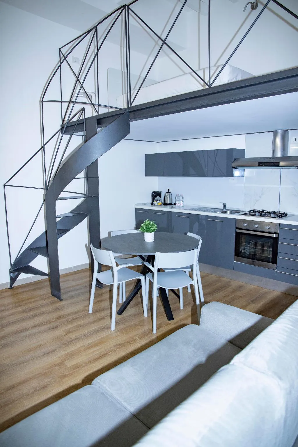 STUDIO CAPACITY 4 Room, Easy Apartment Navigli, Milan