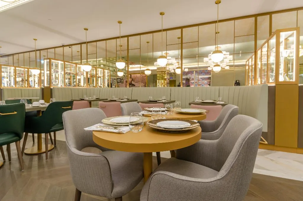 Restaurant, The Emerald House Lisbon, Curio Collection by Hilt, Lisbon