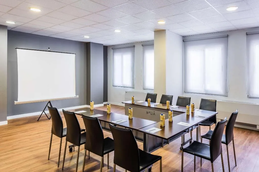 Conferences, Hotel Madrid Chamartín Affiliated by Meliá, Madrid