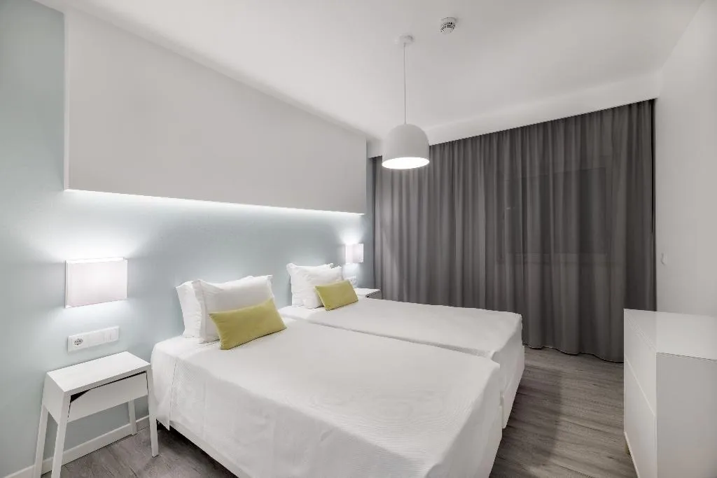 APARTMENT TWO BEDROOMS TWO BATHROOMS Room, AlvorMar Apartamentos Turisticos, Algarve