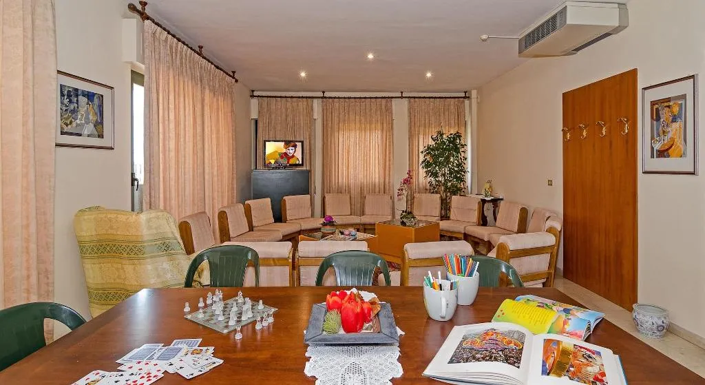 Sports and Entertainment, Hotel Paris, Florence