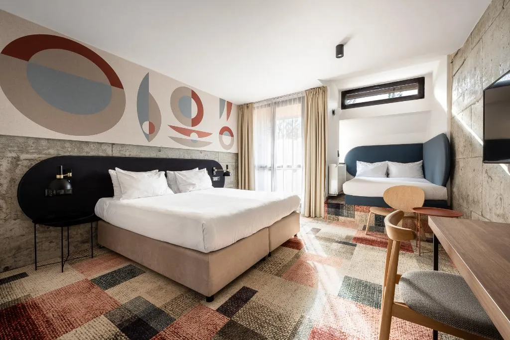 QUADRUPLE ONE BEDROOM ONE BATHROOM Room, Forest Hotel, Krakow