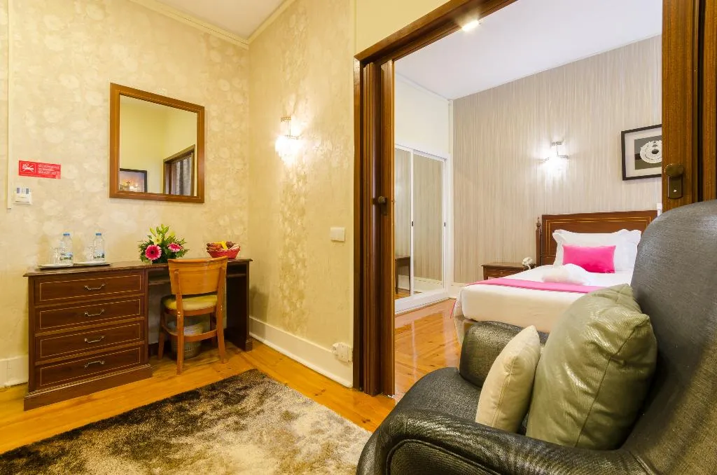 TRIPLE SUPERIOR Room, Inn Rossio, Lisbon
