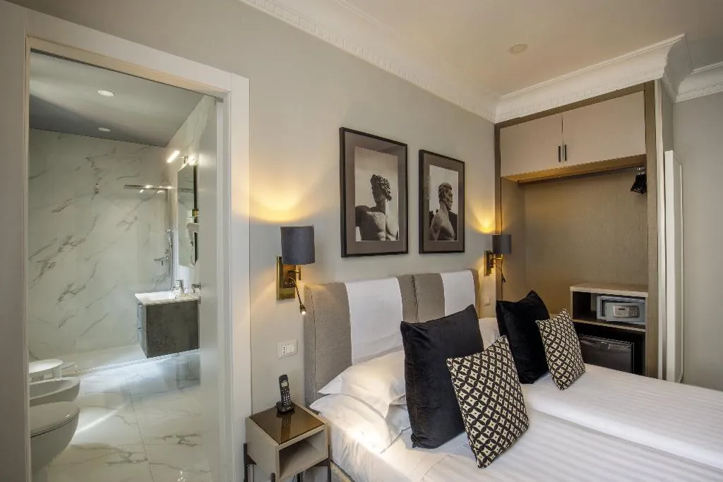 DOUBLE STANDARD Room, Condotti Boutique Hotel, Rome