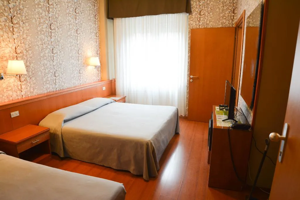 TRIPLE STANDARD Room, Eco Hotel Milano & Bioriso Restaurant, Milan