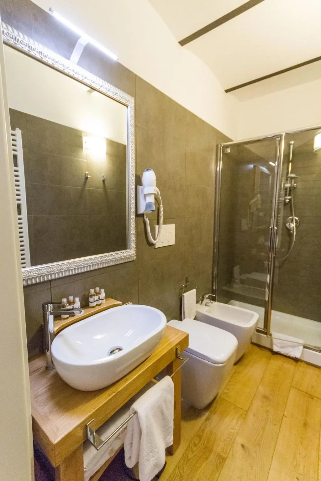 Room, Tenuta Borgo Santa Cecilia, Umbria