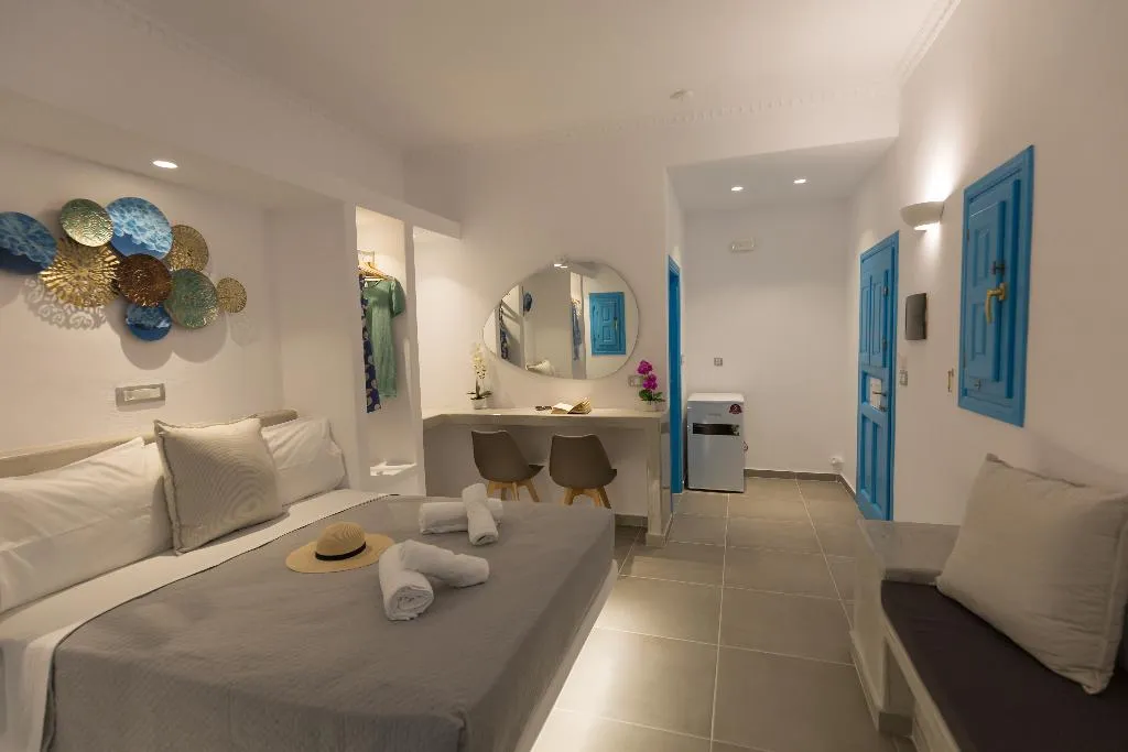 Double or Twin SUPERIOR Room, Perissa Bay, Santorini