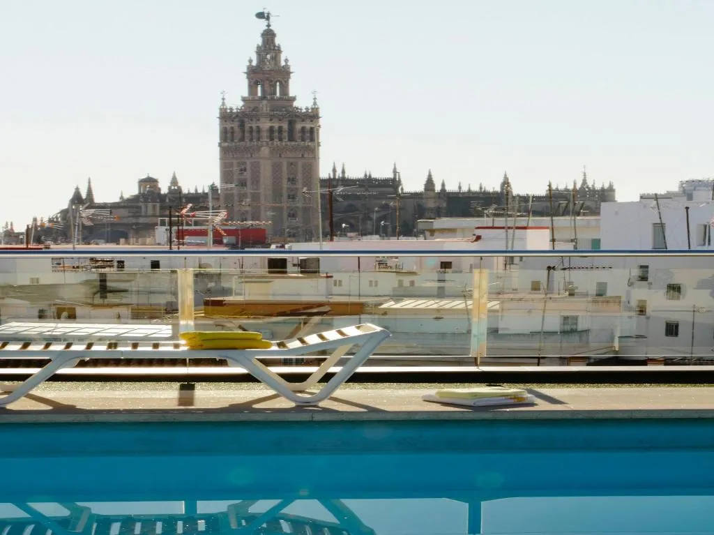 Pool, Don Paco, Seville