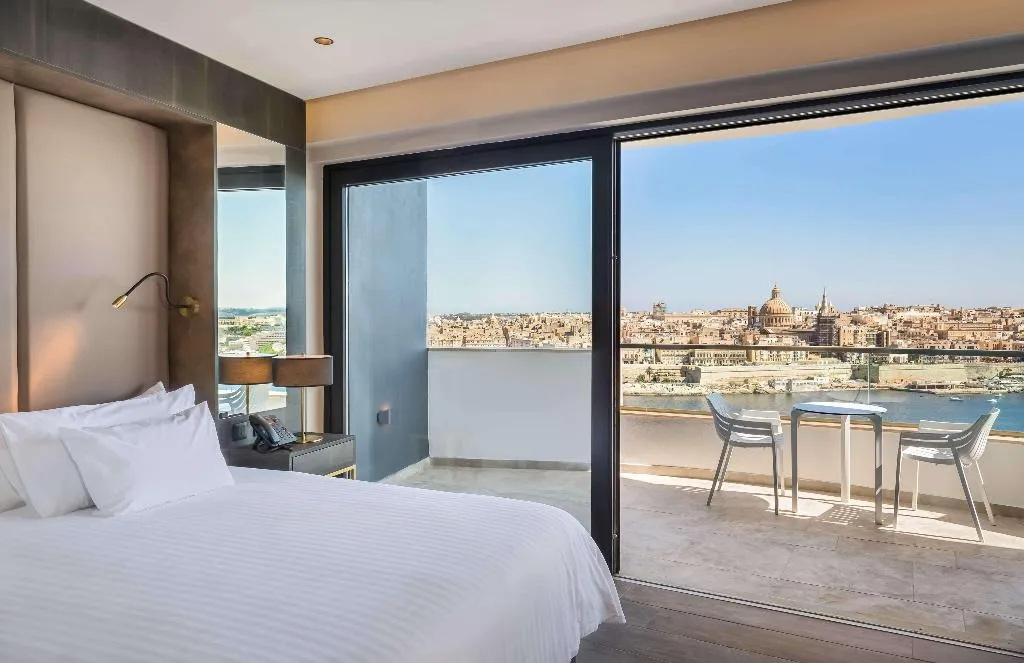 Room, Revoli, Gran Canaria