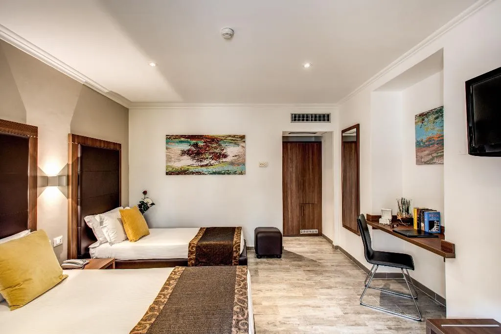 TRIPLE DELUXE Room, Rome Garden, Rome