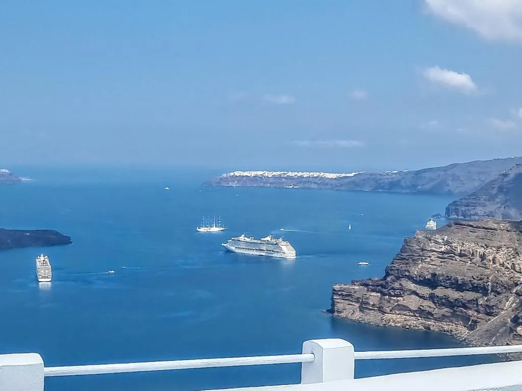 Sports and Entertainment, Pleasure Beachside Studios, Santorini
