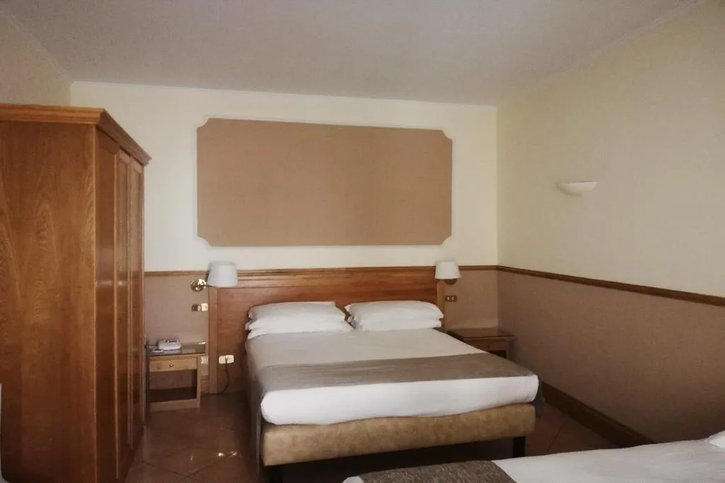 QUADRUPLE STANDARD Room, Leopardi Napoli, Naples