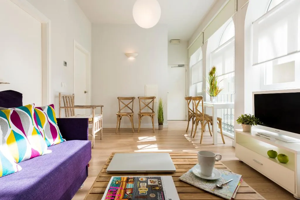 APARTMENT CAPACITY 5 TWO BEDROOMS Room, Suites Sevilla Plaza, Seville