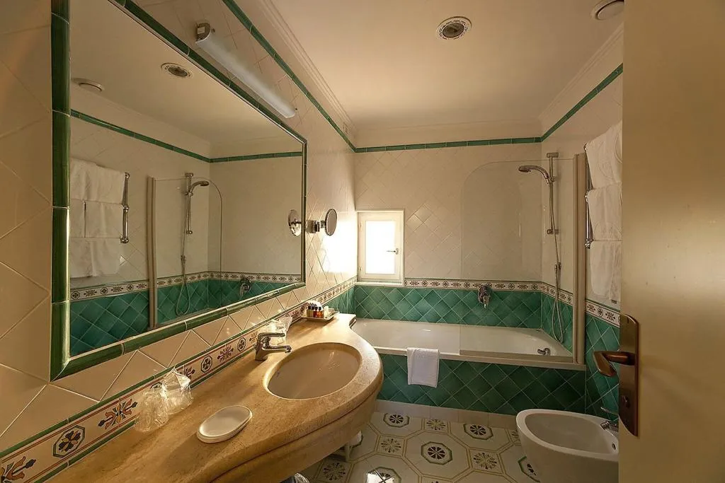 Room, Grand Hotel il Moresco, Naples