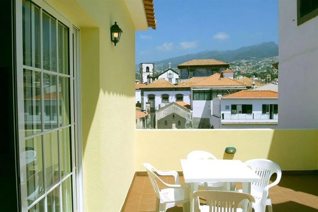 Terrace, Residencial Queimada De Baixo, Madeira