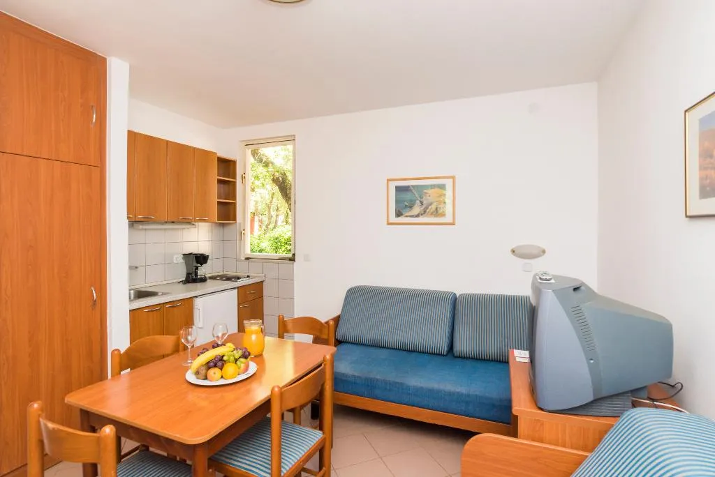 BUNGALOW CAPACITY 4 Room, Apartments Polynesia Plava Laguna, Istria