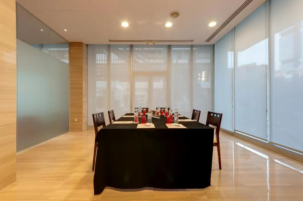 Conferences, Hotel Madrid Chamartín Affiliated by Meliá, Madrid