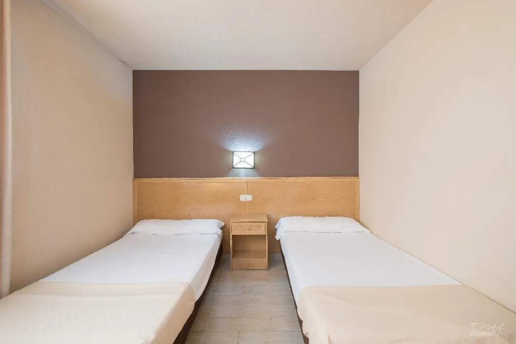 Double or Twin STANDARD Room, Hotel Vivar, Madrid